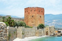 Крепость в Аланье - средневековая крепость расположена на скалистом побережье на высоте 250 метров, Турция